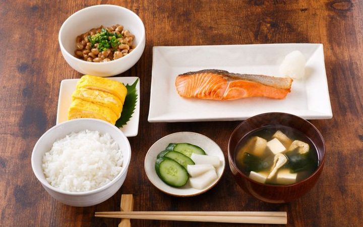 Bí quyết sống thọ thông qua bữa ăn của 90.000 người Nhật: Ăn ít 1 món, ăn nhiều 7 món - Ảnh 2