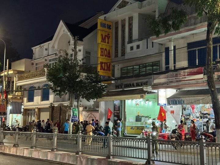 Đối tượng xịt hơi cay, cướp tiệm vàng ở Bình Thuận bị bắt sau 1 ngày gây án - Ảnh 1