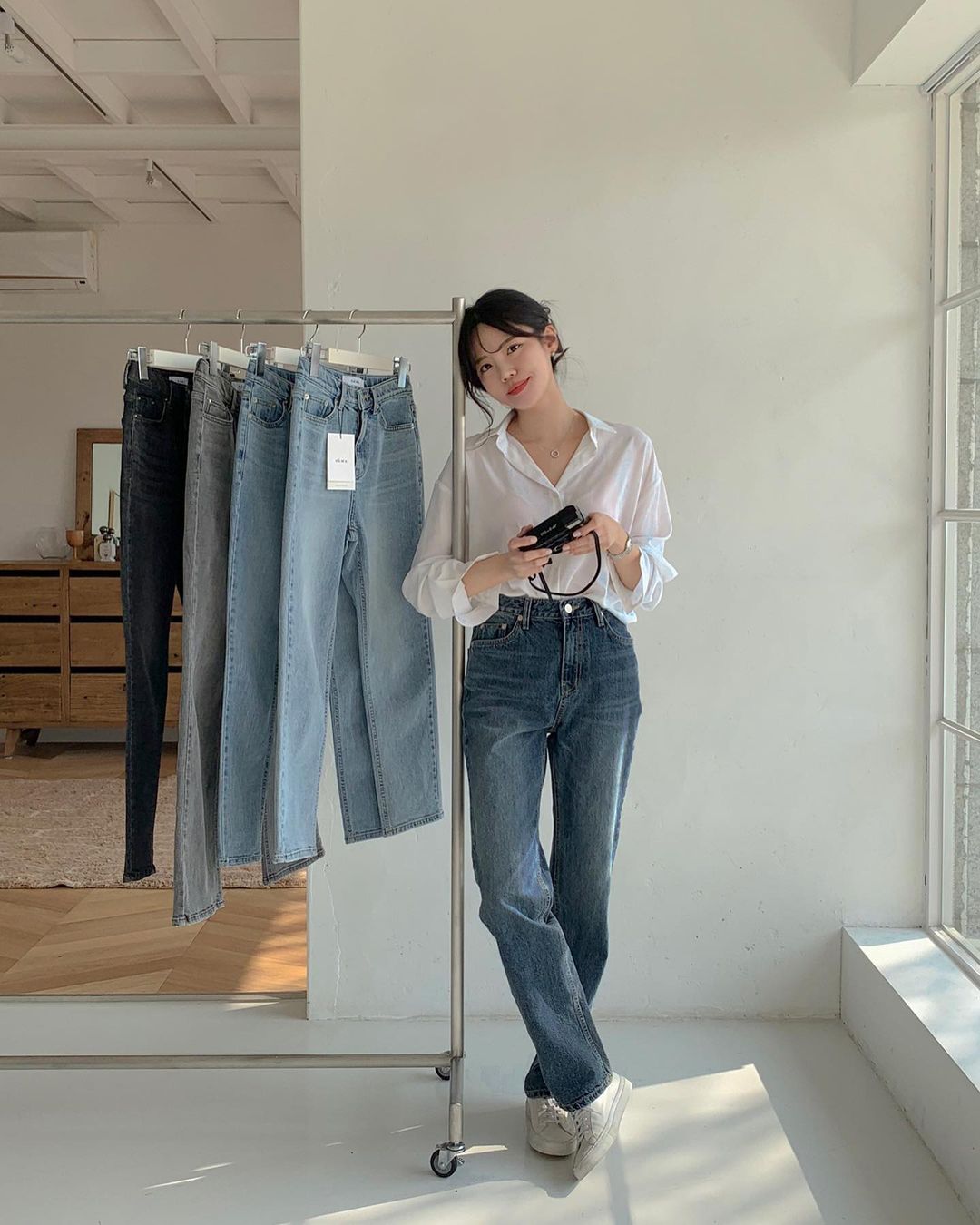 Học nàng blogger Hàn cách diện jeans “đỉnh của chóp”: Vừa hack dáng vừa thanh lịch để đến sở làm - Ảnh 4