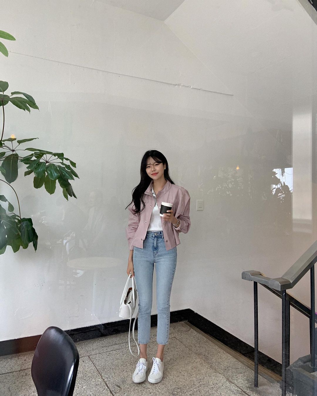 Học nàng blogger Hàn cách diện jeans “đỉnh của chóp”: Vừa hack dáng vừa thanh lịch để đến sở làm - Ảnh 6