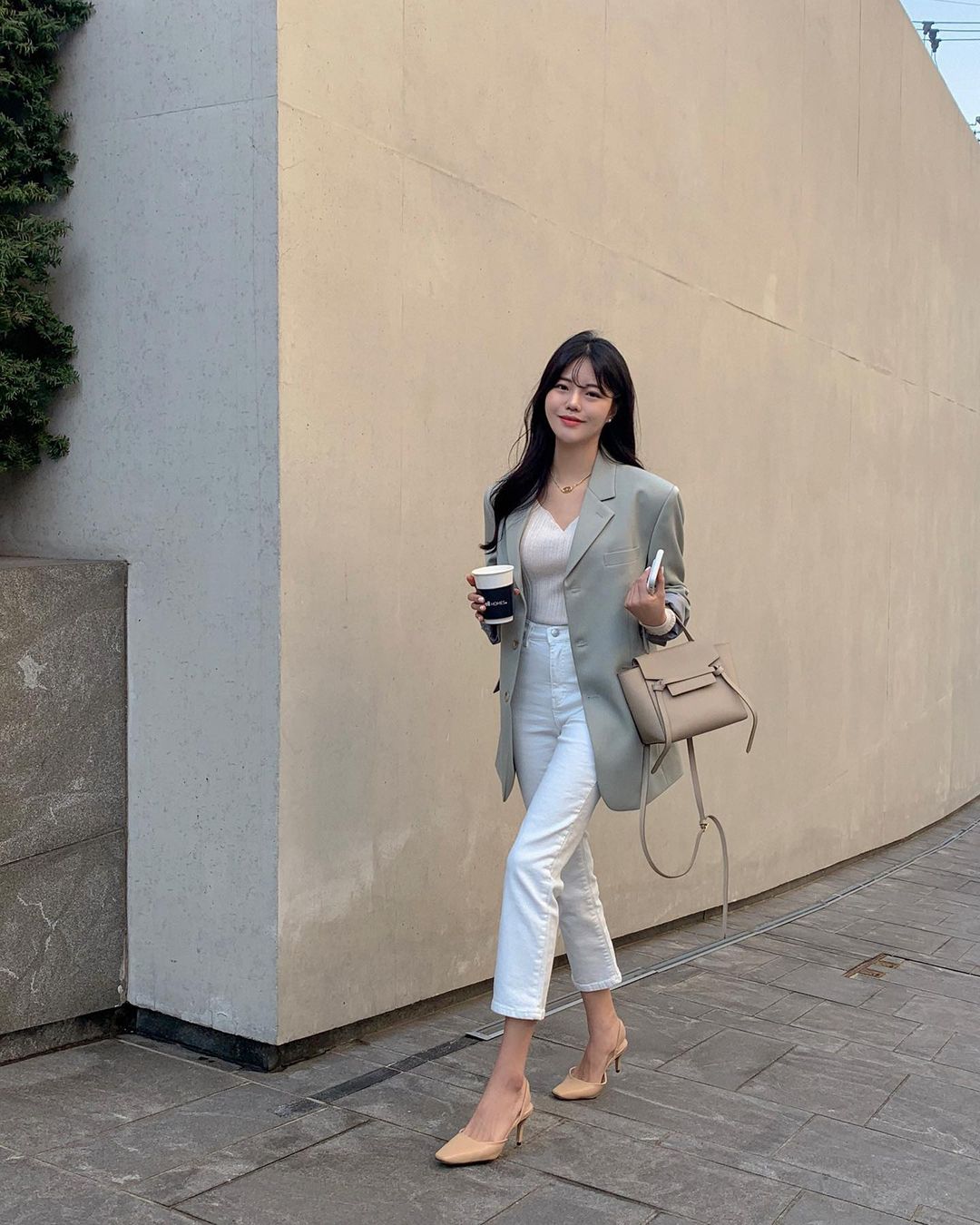 Học nàng blogger Hàn cách diện jeans “đỉnh của chóp”: Vừa hack dáng vừa thanh lịch để đến sở làm - Ảnh 8