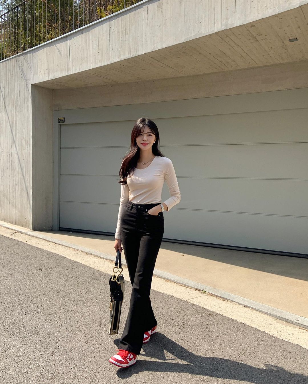 Học nàng blogger Hàn cách diện jeans “đỉnh của chóp”: Vừa hack dáng vừa thanh lịch để đến sở làm - Ảnh 9