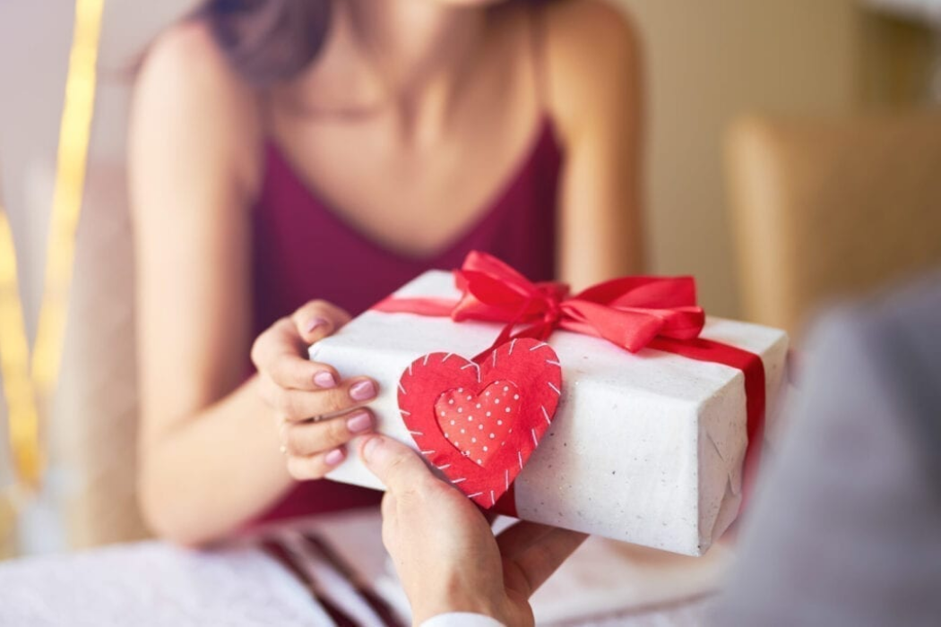 Ý nghĩa thực sự của việc tặng quà, một điều 'thực tế' còn ấn tượng hơn nhiều điều 'đặc biệt' - Ảnh 1